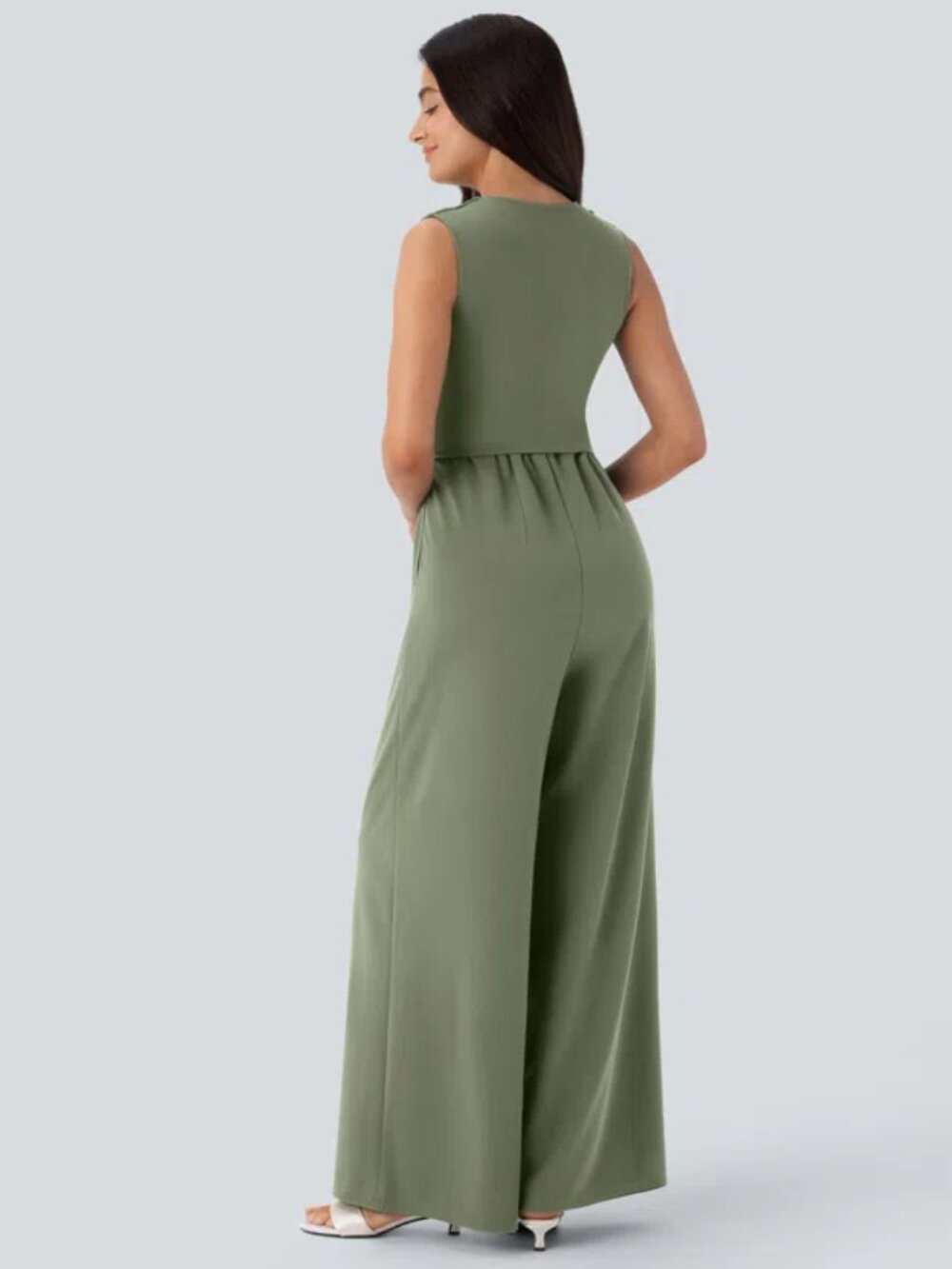 Halara V-Neck Sleeveless Ruched Pocket Jumpsuit Easy Peezy Green Small NWOT - Picture 2 of 10